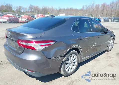 2019 Toyota Camry Le z USA, uszkodzony, nr VIN 4T1B11HK9KU245615